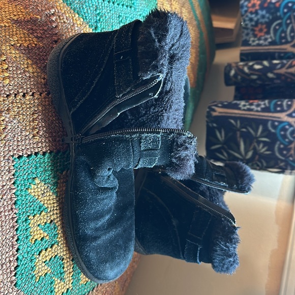 BearPaw square toe fur lined boots - Picture 2 of 13